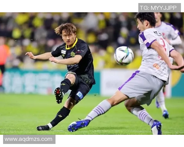 成都羽毛球队战术实力强劲荣登全国第八名欧冠足球赛事引发关注